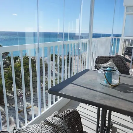 Edf Delfin 4/10 דירה נרחה